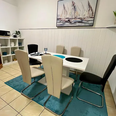 Apartman 8 شقة *